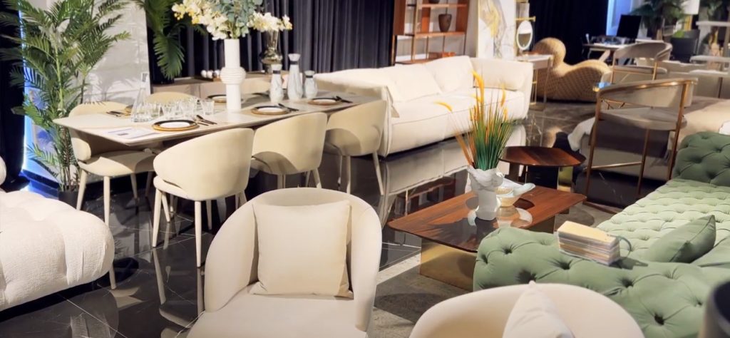 Franciza Divani & Sofa